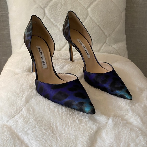 Leopard print satin Manolo Blahnik pumps. - Picture 5 of 9